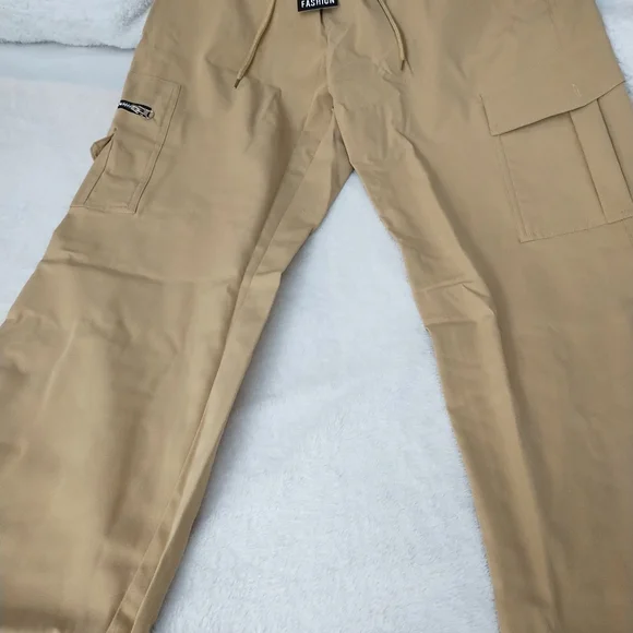 Mens beige cargo pants - Picture 3 of 8